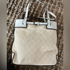 Gucci belted bag